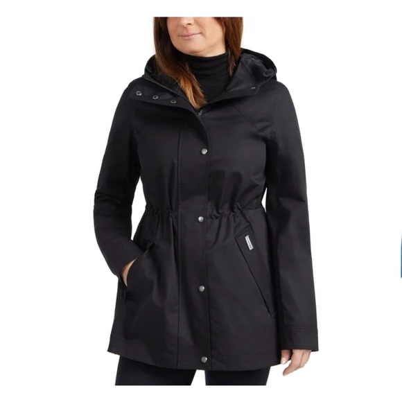 Hunter Jackets & Blazers - NWT Hunter Women's Water Resistant Jacket in Black